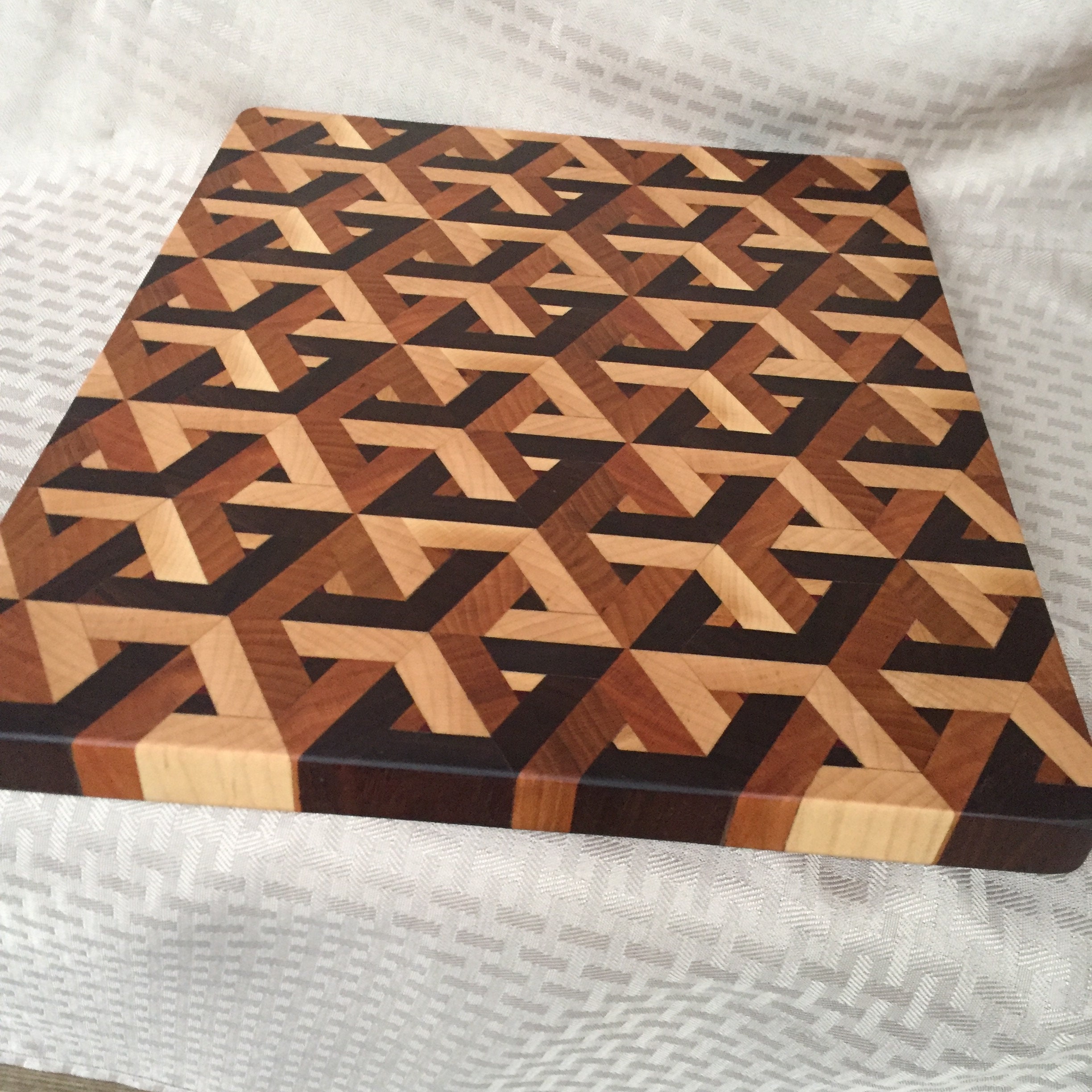 Interlocking Cubes Cutting Board - Image 5