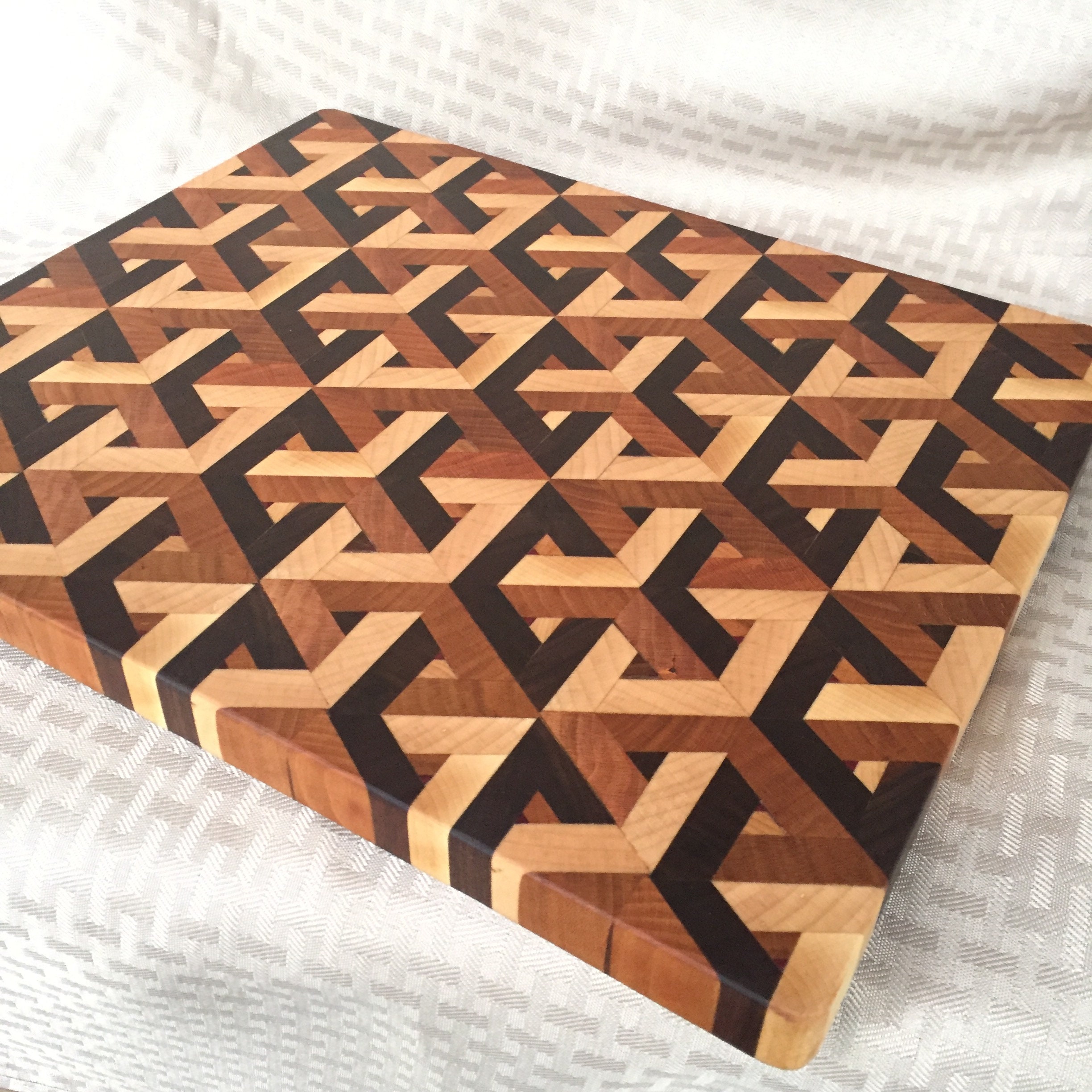 Interlocking Cubes Cutting Board - Image 6